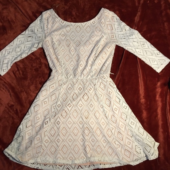 LILY ROSE LACE DRESS - Picture 4 of 5